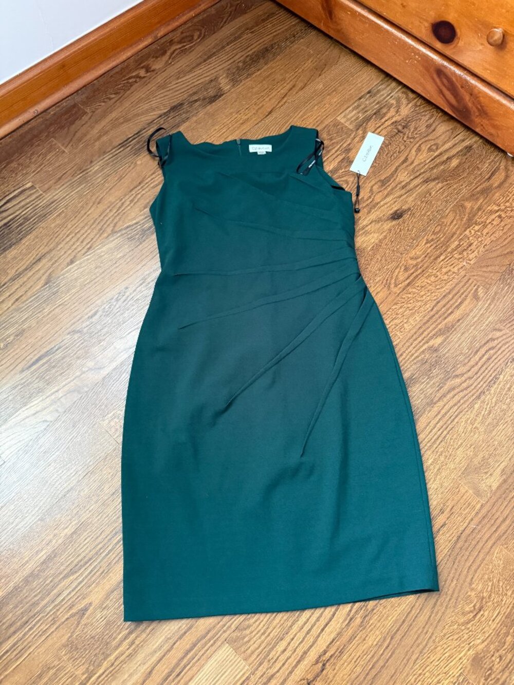 Calvin Klein STARBURST NWT Size 12 Dress Green